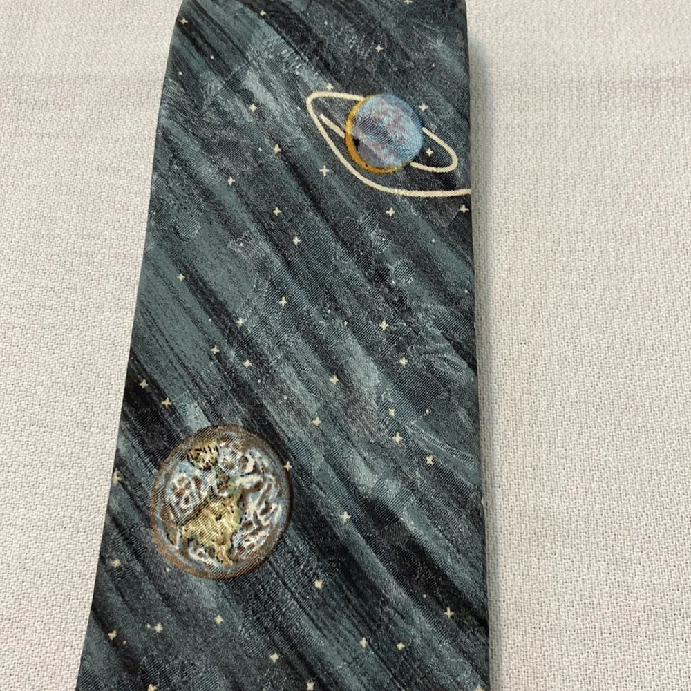Endangered Species 100% Silk Mens Tie -Excellent Used Condition! Quick Shipping!
